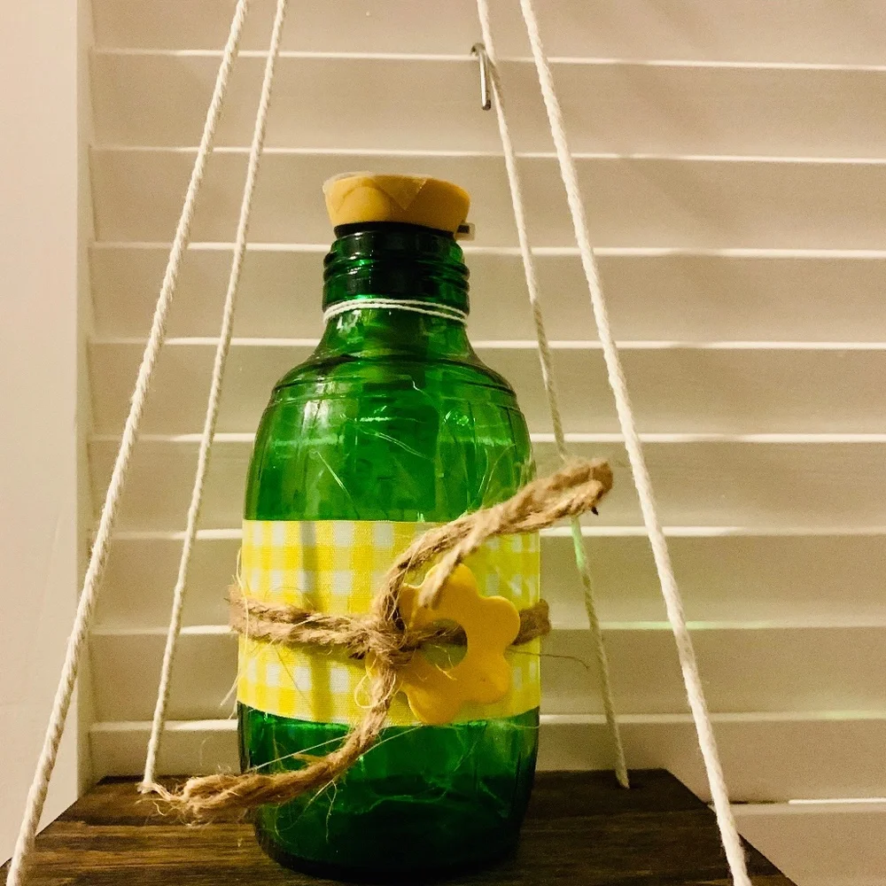 Hand Crafted- green barrel glass solar lantern